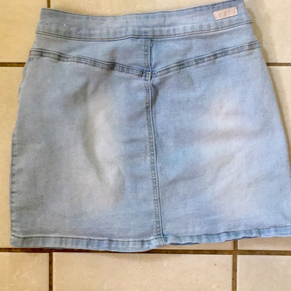 HIGH WAISTED DENIM MINI SKIRT - Picture 2 of 7